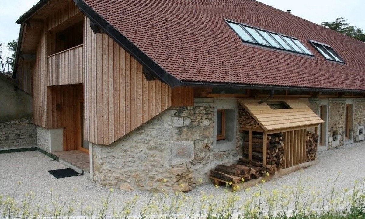 Presilly House | Lodge of the Pomier Abbey: "Sainte-Marie de Pomier lodge".
