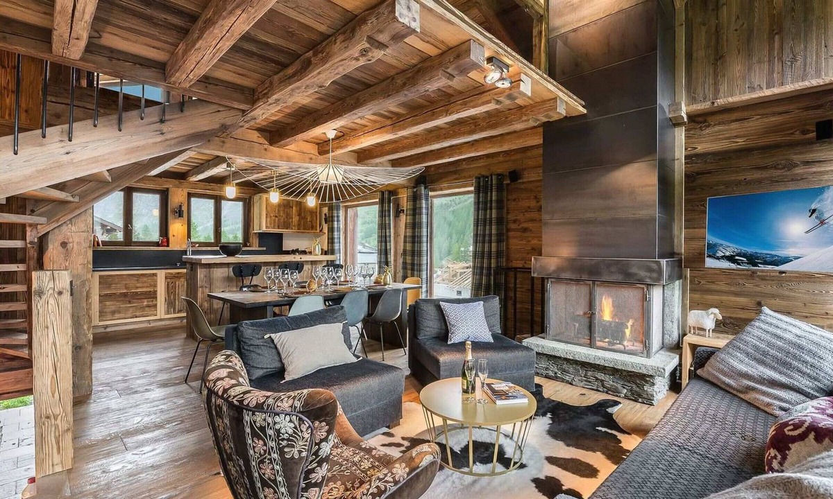 Val-d'Isere Ski Chalet | Luxurious Chalet with Panoramic Views, Jacuzzi, Hammam, Near Slopes, Sleeps 10