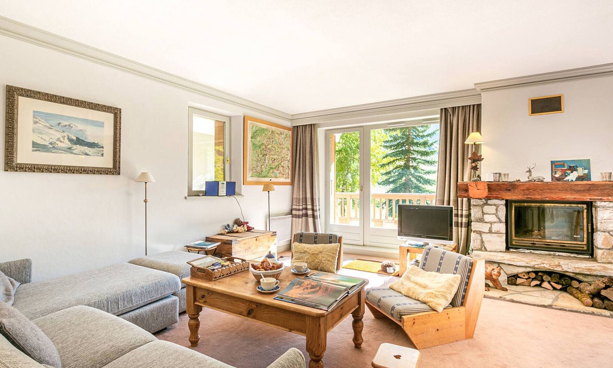 Val-d'Isere Apartment | Luxury apartment with fireplace and parking at the slopes