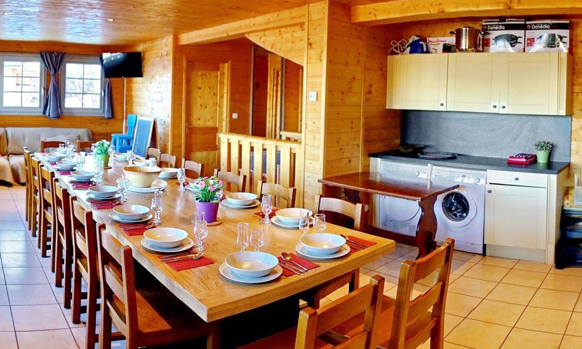 Villarembert Ski Chalet | Luxury Chalet 4* · Spa · Family Friendly · 20 People