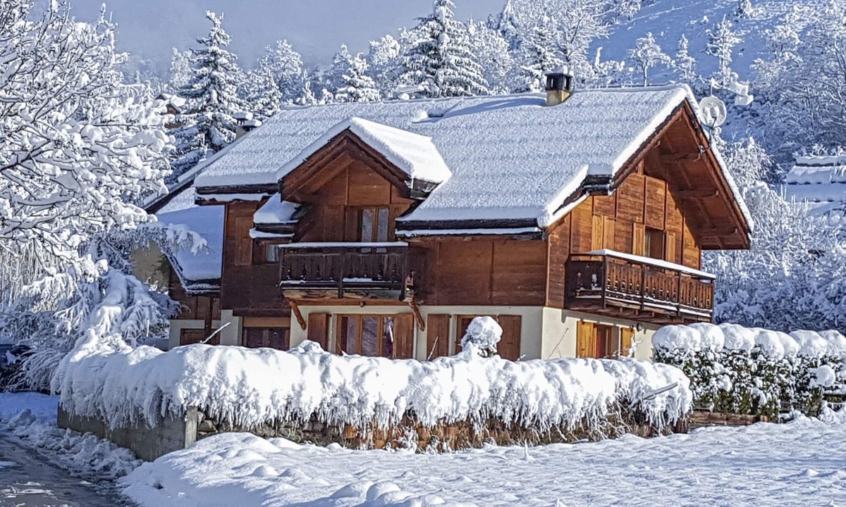 Chantemerle Ski Chalet | Magnificent chalet with jacuzzi and view of the mountain in Serre Chevalier