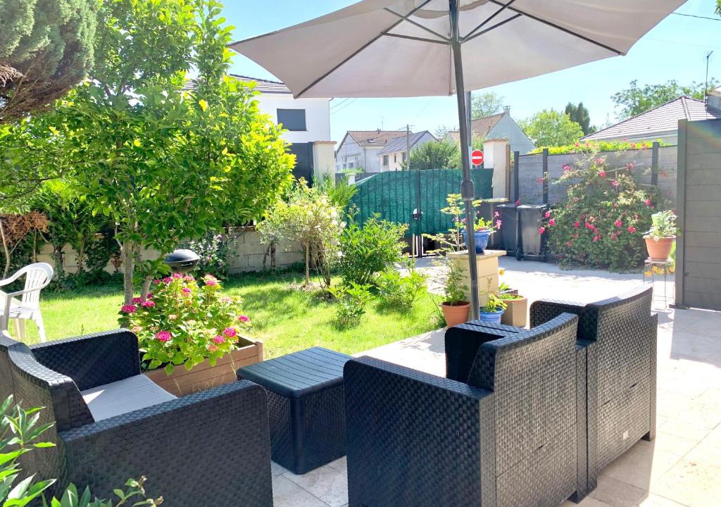 Pontault-Combault House | MaisonTevy - Appart 2 Chambres-4lits-Terrasse-Jardin & Studio-Confort-Climatisation- Idéale-Pro-Tourisme