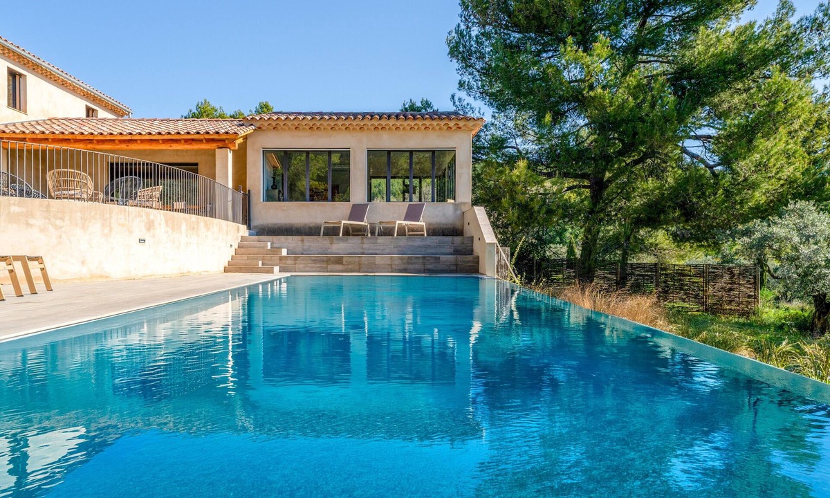 Carpentras House | Mas de Solence: An Exceptional Retreat for a Dream Getaway