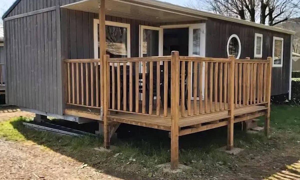 Flagnac House | Mobil home Acacias- 3 bedrooms 6 to 7 persons - 6 pers. included in the price