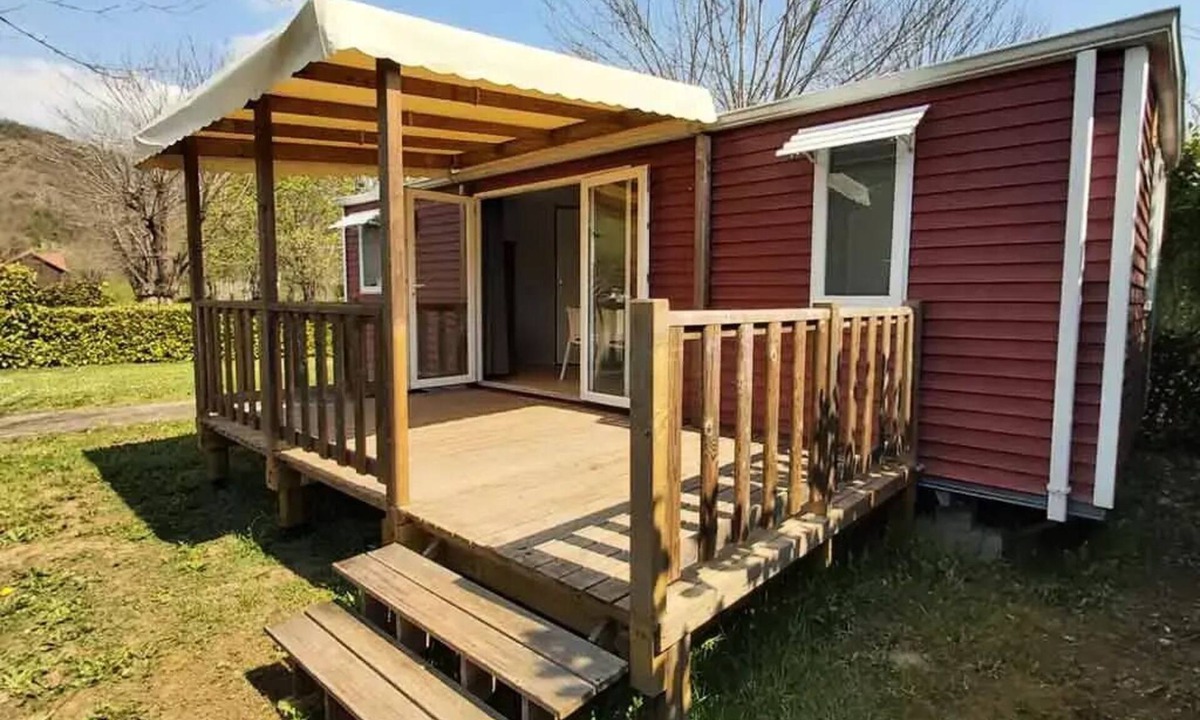 Flagnac House | Mobile home Albizia - 30m² - 2 bedrooms 4 to 5 persons - 4 pers. included in the price