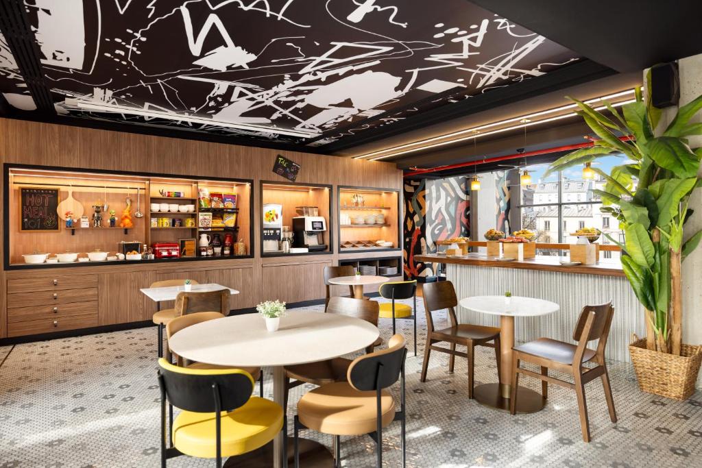 Quartier du Pont-de-Flandre Hotel | Moxy Paris La Villette