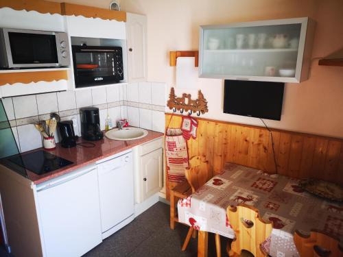 Val Claret Apartment | MyHome - Studio 5 pax Plein Soleil - Propre, bon marché, emplacement top !