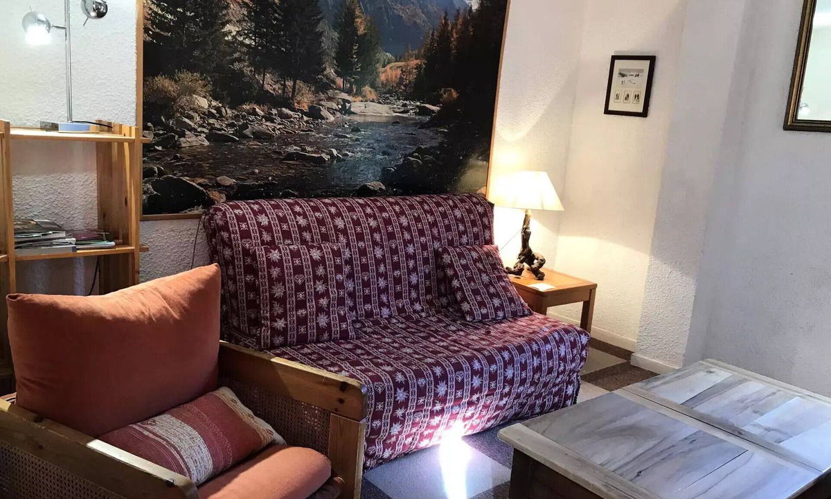 Correncon-en-Vercors Apartment | New Listing: Charming 3-room apartment at the base of the slopes