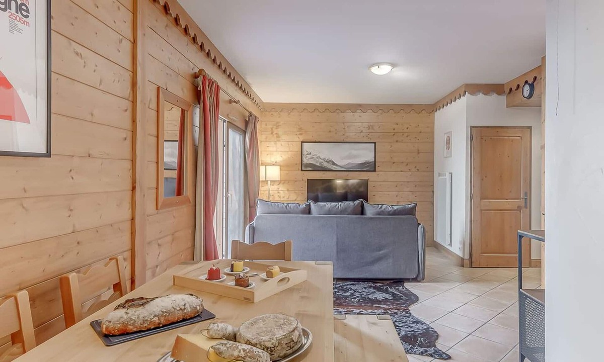 Champagny-en-Vanoise Apartment | Premium Apartment 2R, 4 Pers, Terrace, WIFI, Parking, Pool