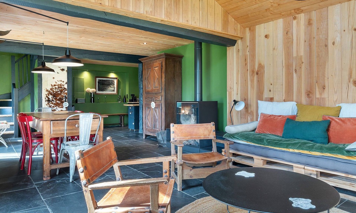 Saint-Savin House | Pyrenean Barn Anouste – Renovated Chalet-Style Retreat with Mountain Views