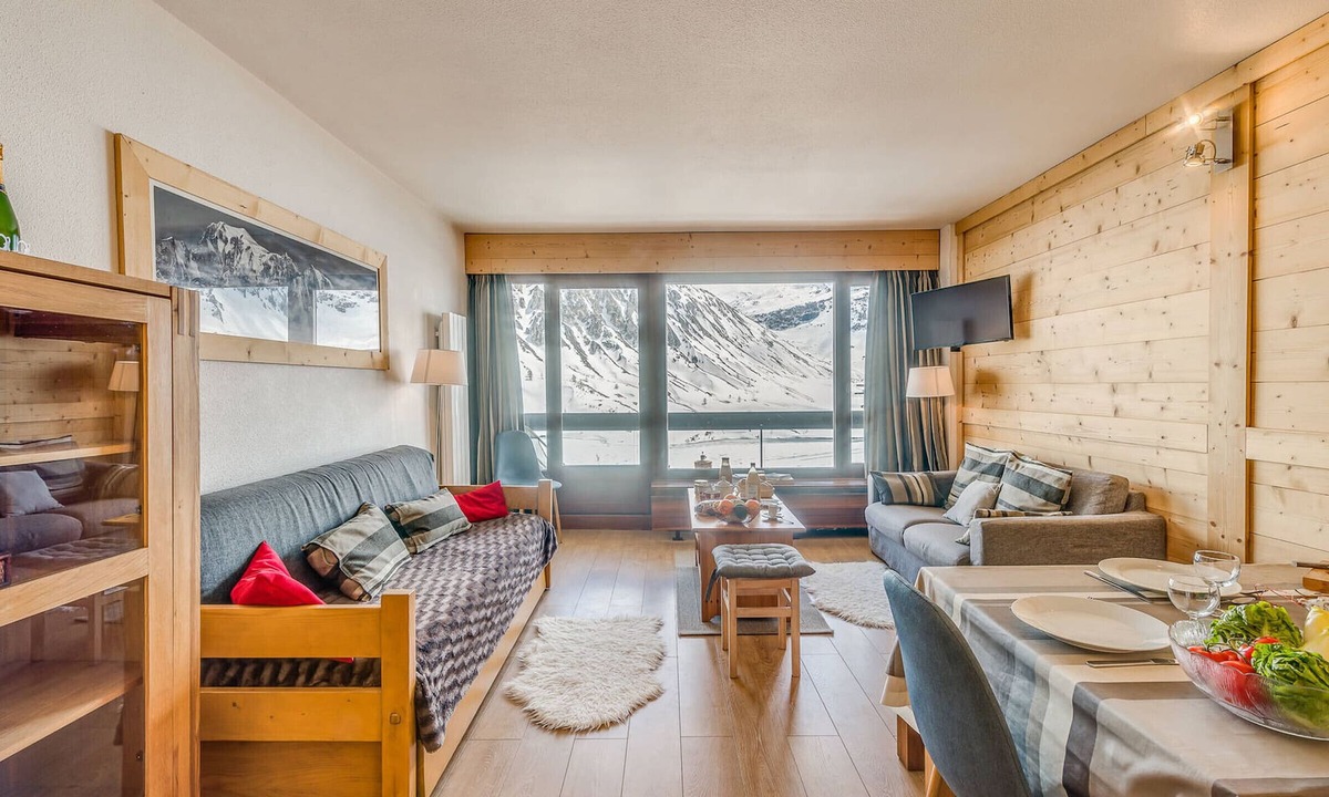 Tignes le Lac Apartment | Renovated 3* Apartment with WiFi, ski-in/ski-out, 6 people