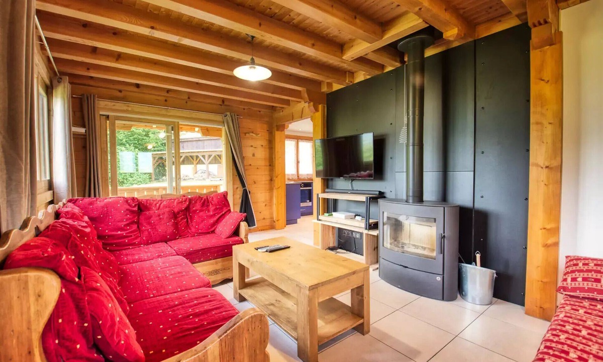 Morillon Ski Chalet | Renovated chalet in the hills above Morillon