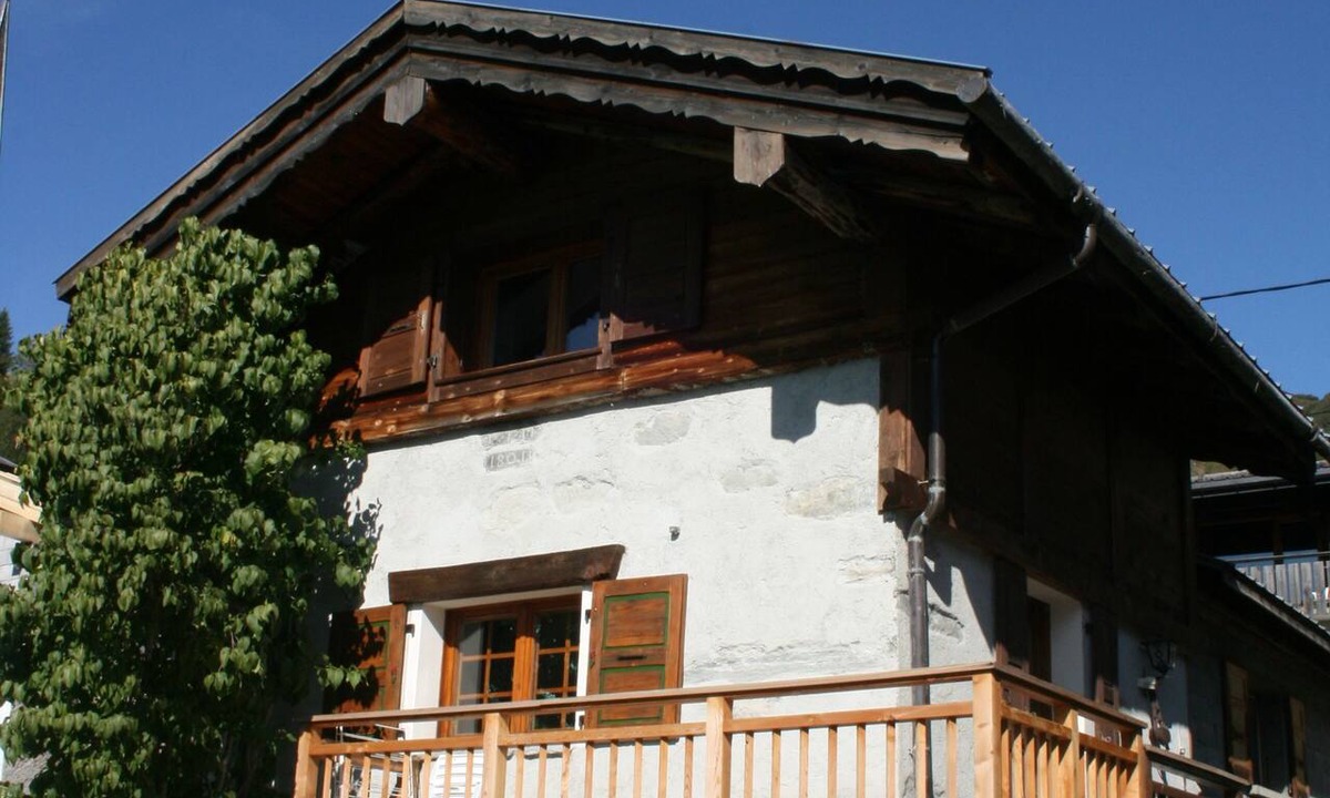 Le Tour Ski Chalet | Rental Chalet 4 pers- CHAMONIX (3 Adults + 1 child measuring no more than 1m50