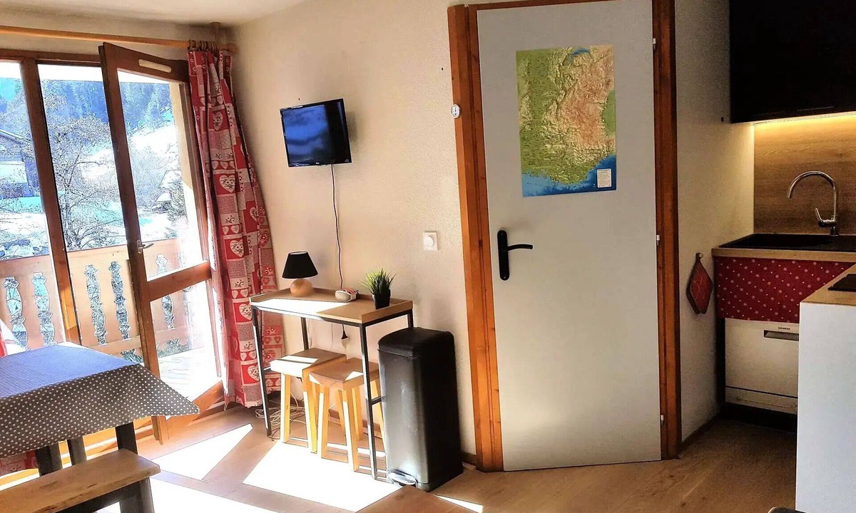 Areches Apartment | Residence Val Blanc 1 - South facing apartment in the heart of the village, close to ski lifts