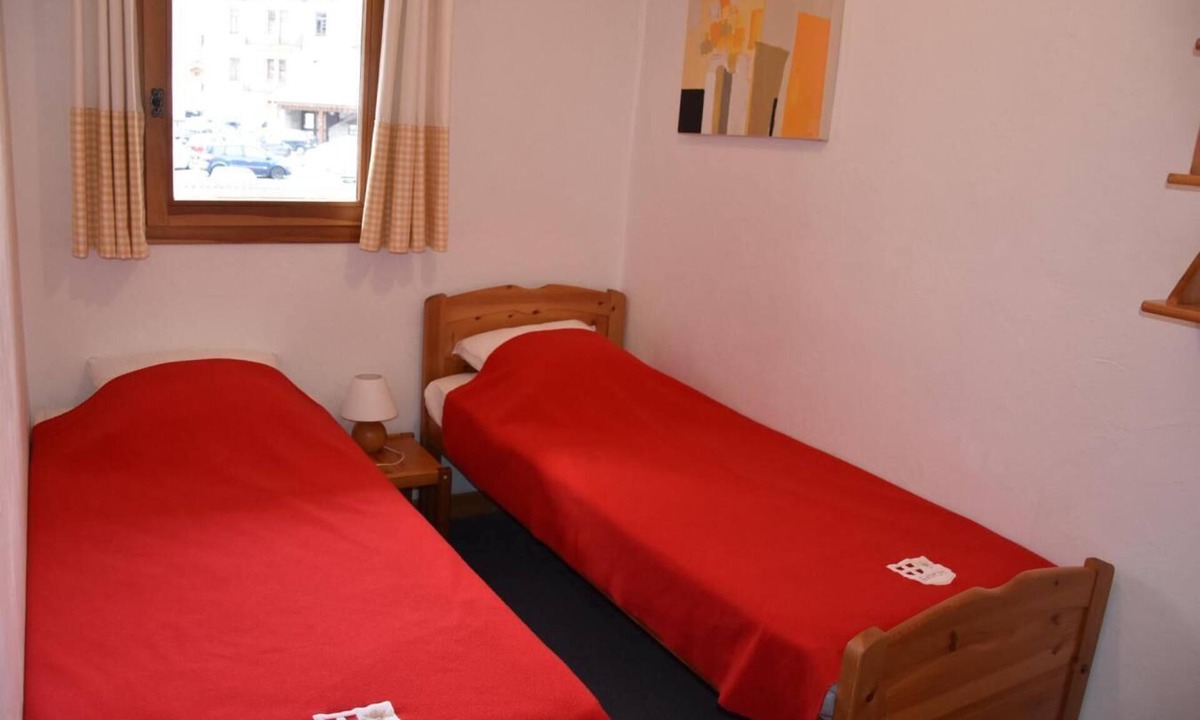 Pralognan-la-Vanoise Apartment | Resort center, 1st floor, balcony, tv, 27m², Pralognan-la-Vanoise