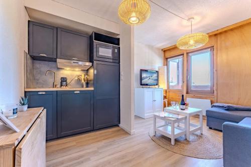 Meribel-Mottaret Apartment | Ski-In Out Mountain Apt with Balcony in Meribel