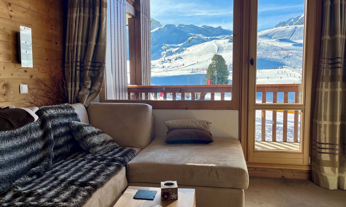 Belle Plagne Apartment | Ski-in/ski-out apartment. Belle Plagne. Sunstone. parking included.