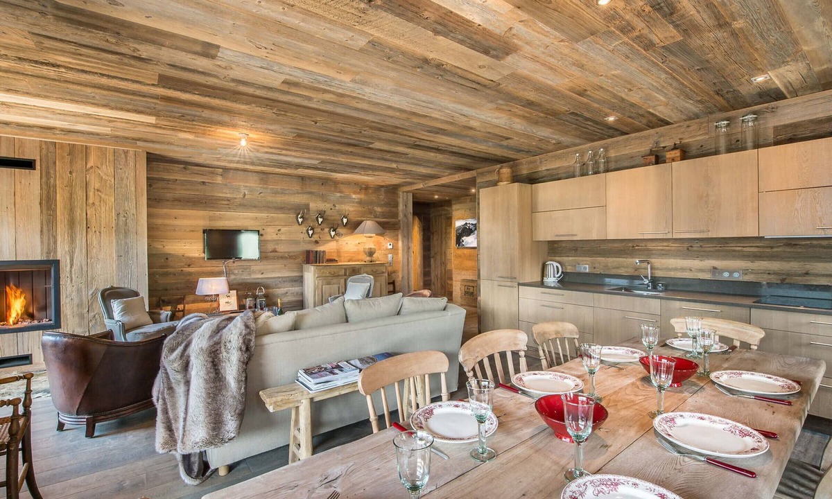 Meribel Apartment | Ski-In Ski-Out Apartment with Spa Access and Mountain Views in Méribel