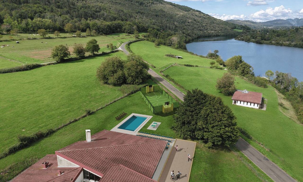 Poncin Villa | So Villa Poncin (01) - Indoor and outdoor pools - Citystade - 1 hour from Lyon/Geneva - Sleeps 60.