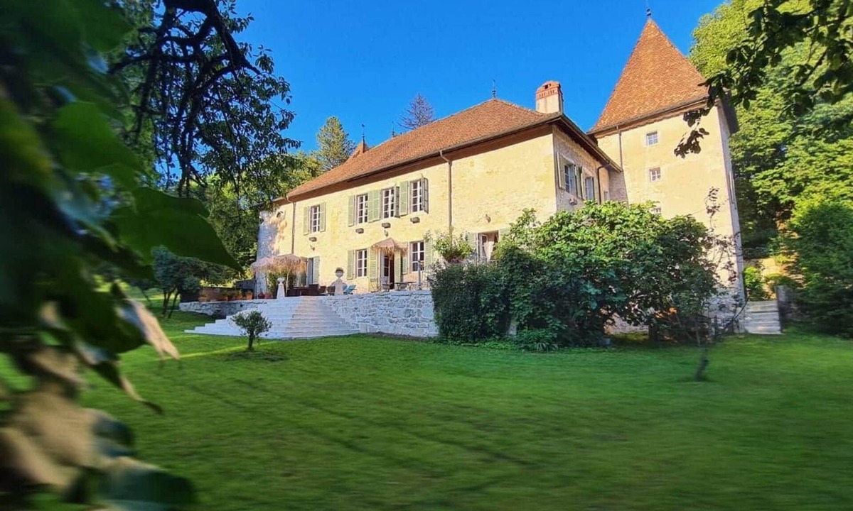 Montanges Bed & Breakfast | Sous la protection des anges - Bed and breakfast