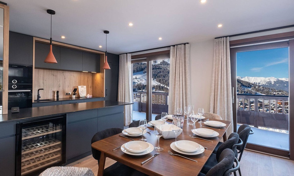 Courchevel Apartment | Spacious apartment in Courchevel with parking and wifi