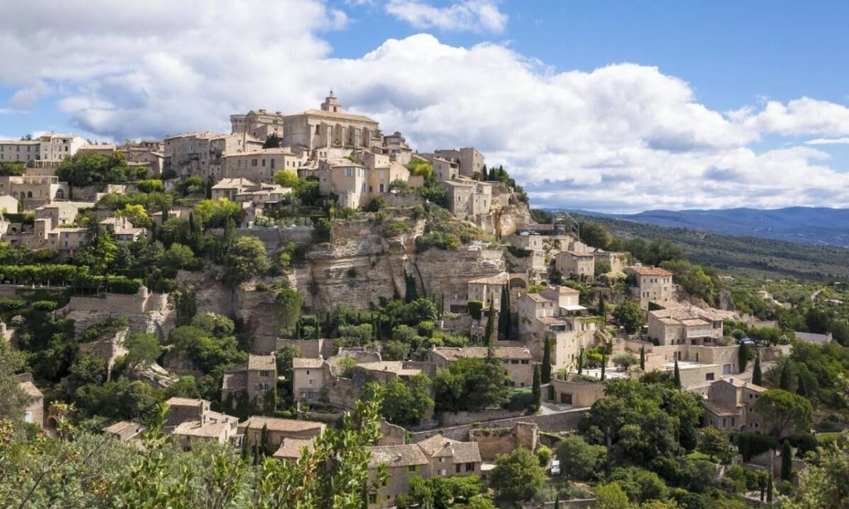 Velaux Apartment | Spacious Countryside Villa with Heated Pool – Peaceful & Family-Friendly