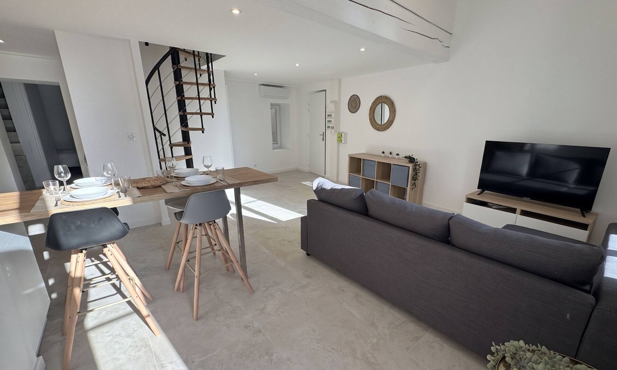 Faubourg Apartment | Spacious renovated apartment in the heart of Nîmes
