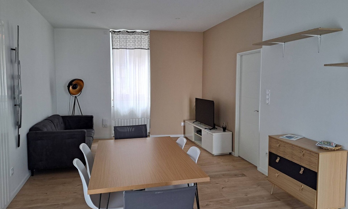 Bourg-en-Bresse House | Spacious, warm house in the center of town. Everything within walking distance.
