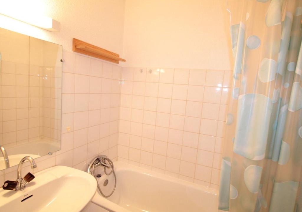 Les Carroz-d'Araches Apartment | Studio central village aux Carroz, animaux admis, 5 pers - FR-1-572-202