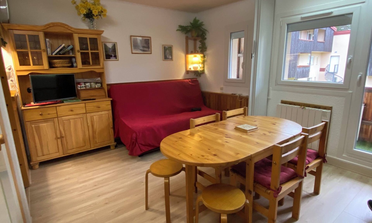 Premanon Apartment | Studio classé au centre du village