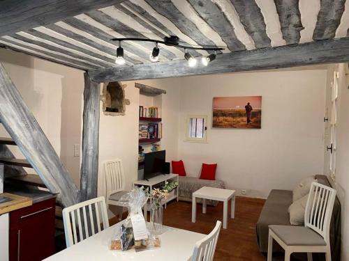 L'Isle-sur-la-Sorgue Apartment | Studio cosy dans le centre-ville historique