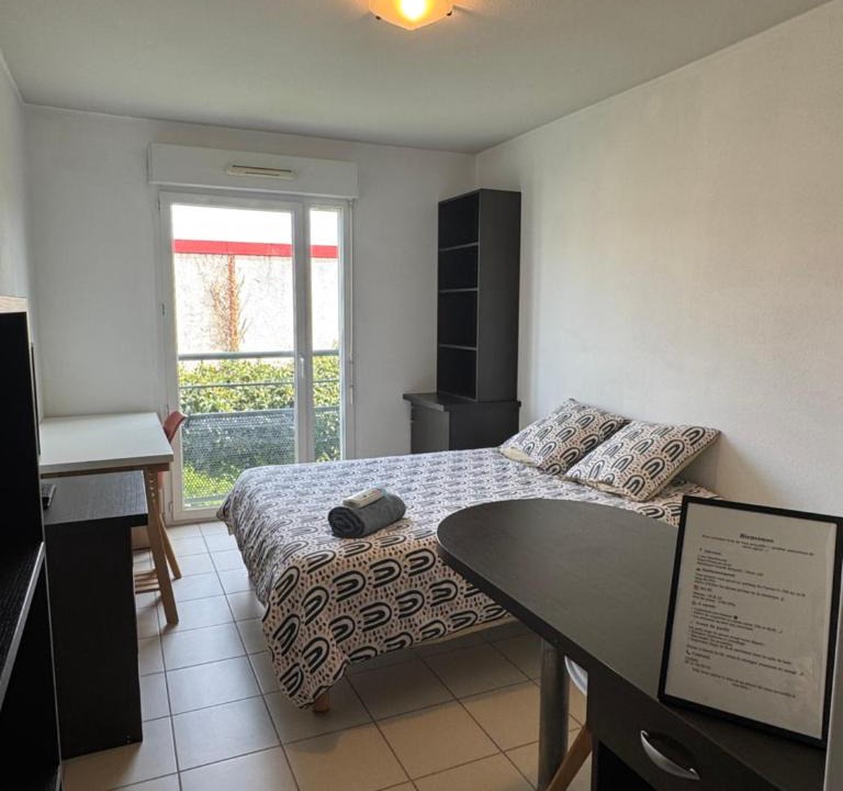 Saint-Priest-en-Jarez Apartment | Studio - face de l’hôpital nord