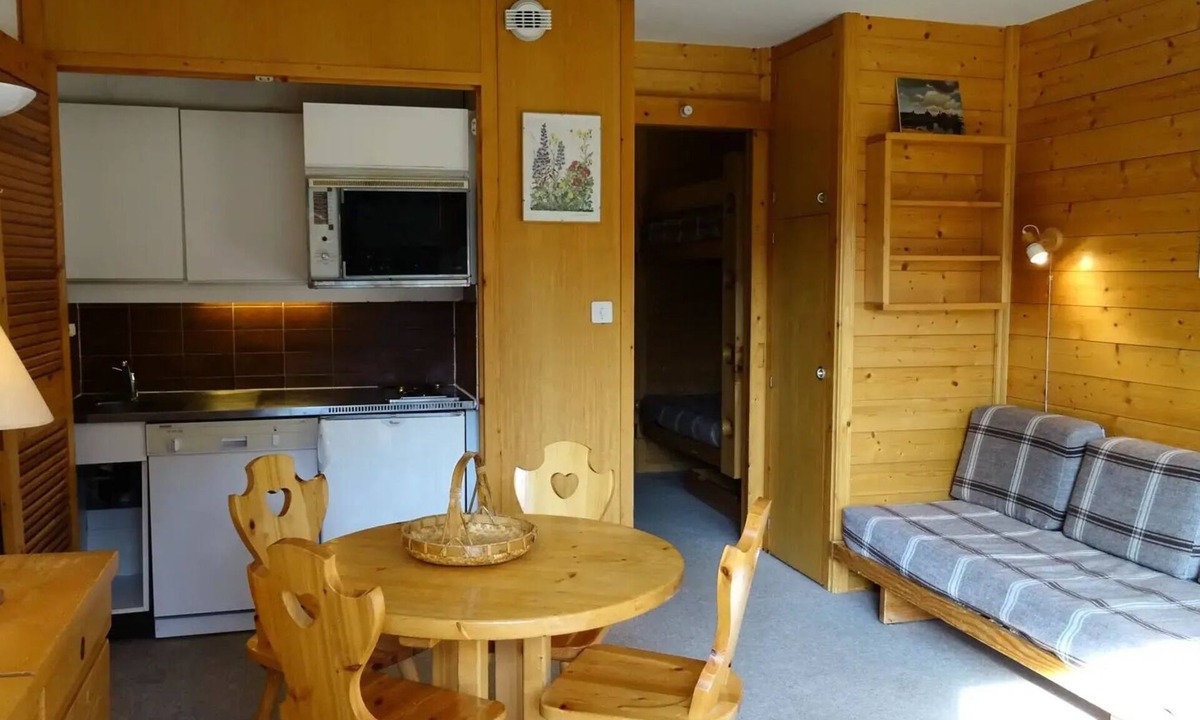 Meribel Apartment | Studio for 4 people in Méribel Altiport, near the slopes and the golf course