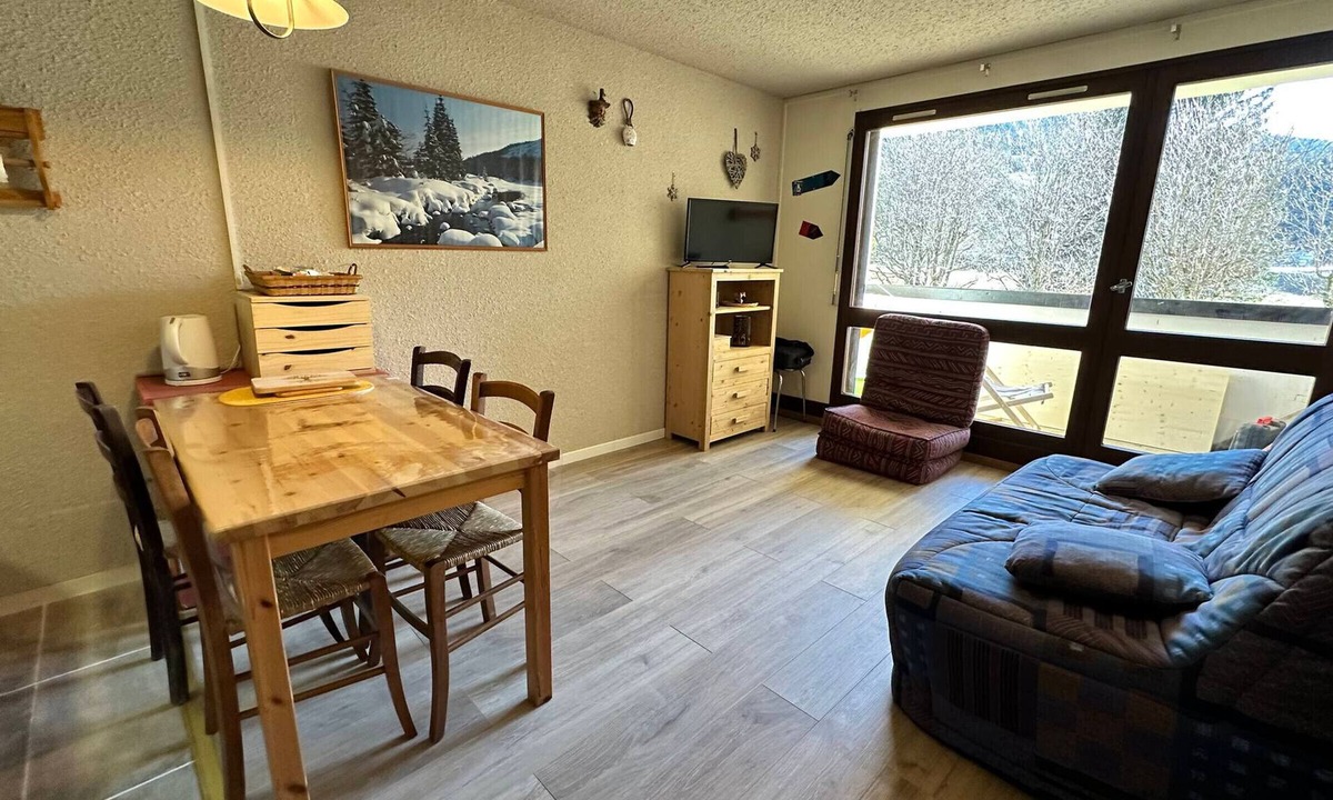 Correncon-en-Vercors Apartment | Studio for 4 pers at slopes' foot with south-facing balcony, parking