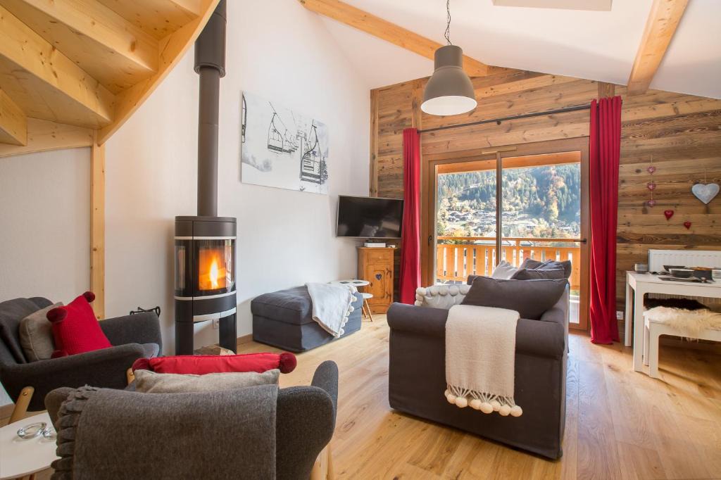 Morzine Apartment | Stunning 2 bedroom duplex, 10 min walk from centre