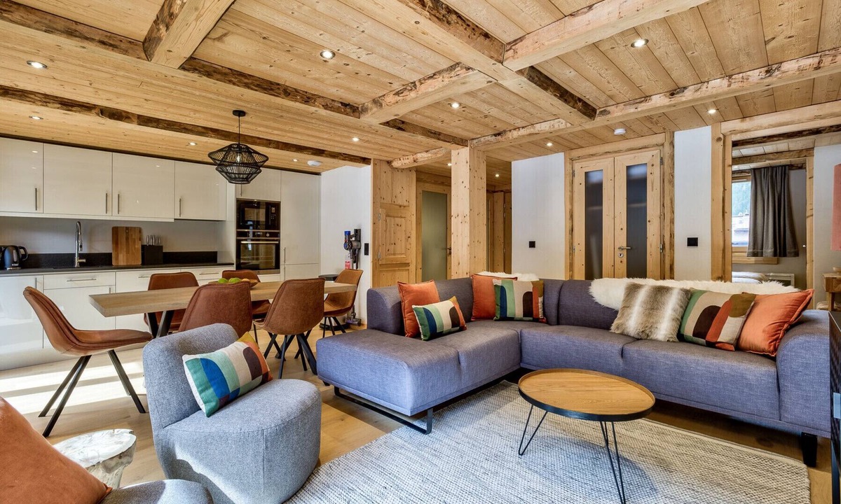 Chamonix City Centre Apartment | Stylish Apartment near Nursery Slope & Town Centre