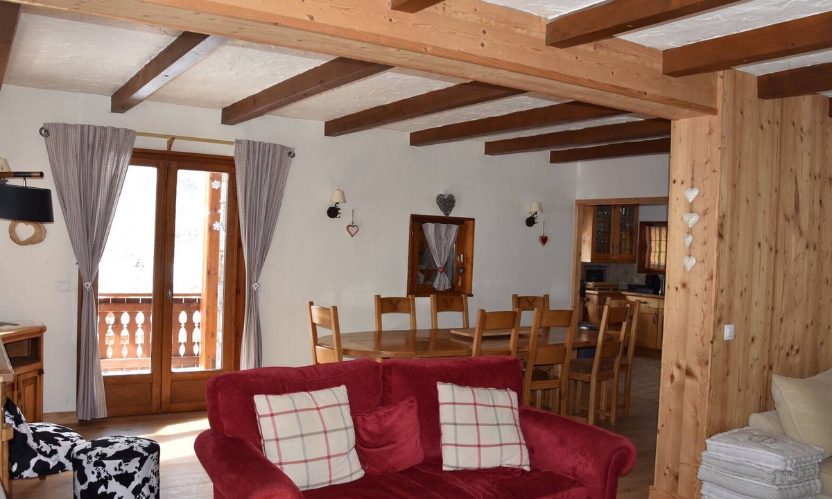 Pralognan-la-Vanoise Ski Chalet | Sunny 5-room chalet near slopes, max 10 people