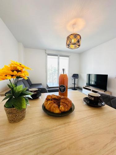 Plaine Centre Ville Apartment | T2 avec Parking Privé Gare à pied Lyon & Vienne