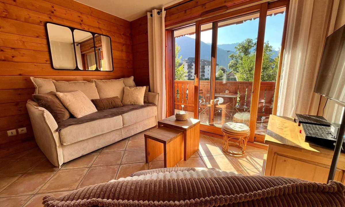 Samoens Apartment | T3 Apartment in Samoëns Center with Balcony and Private Parking
