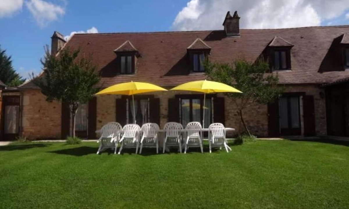 Rouffignac-Saint-Cernin-de-Reilhac House | (Text automatically translated) House furnished character the character ancienneMaison