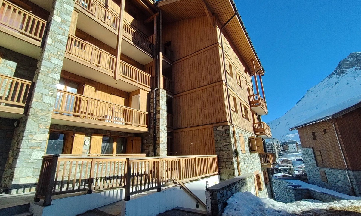 Tignes Apartment | Tignappart Garage and skis at your feet!
