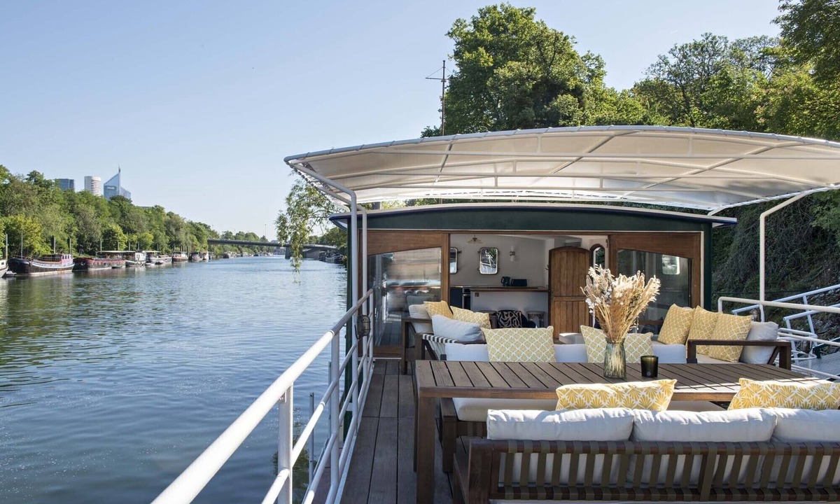 Quartier de la Muette Boat Rental | Unique.