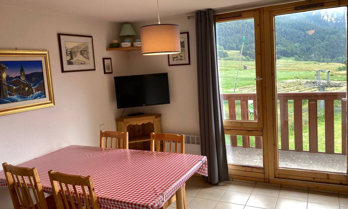 Termignon Apartment | Val Cenis Termignon: Duplex 7 Pers, Pied des Pistes, Balcon, WiFi Gratuit