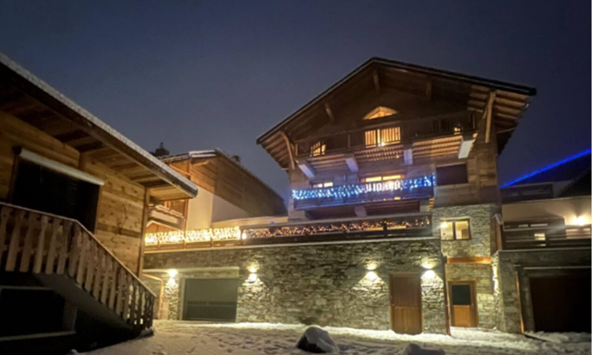 Saint-Sorlin-d'Arves Apartment | Very Luxurious Apartment in a Sunny and Snow-sure Large Ski Area