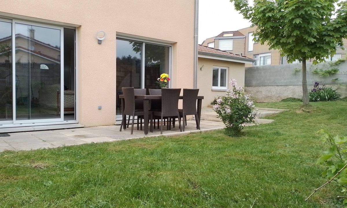 Saint-Symphorien-sur-Coise House | villa in the mountains of lyonnais