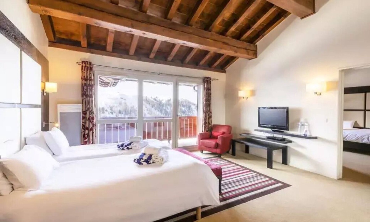 Belle Plagne Hotel | Village Club MMV Les Deux Domaines * - Room 3 People - full board