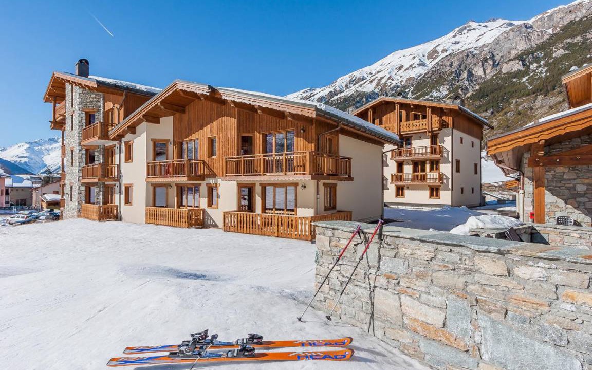 Lanslevillard Apartment | Wifi, 200m from ski slopes, fitness, balcony, parking, tv, ski locker, 60m², Val Cenis