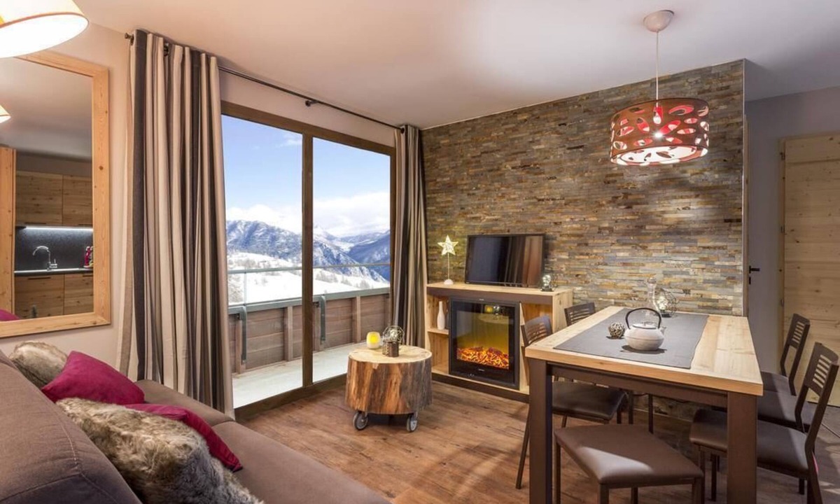 Les Boisses Apartment | Wifi, 300m from resort center, swimming pool, balcony, tv, ski locker, 40-44m², Tignes