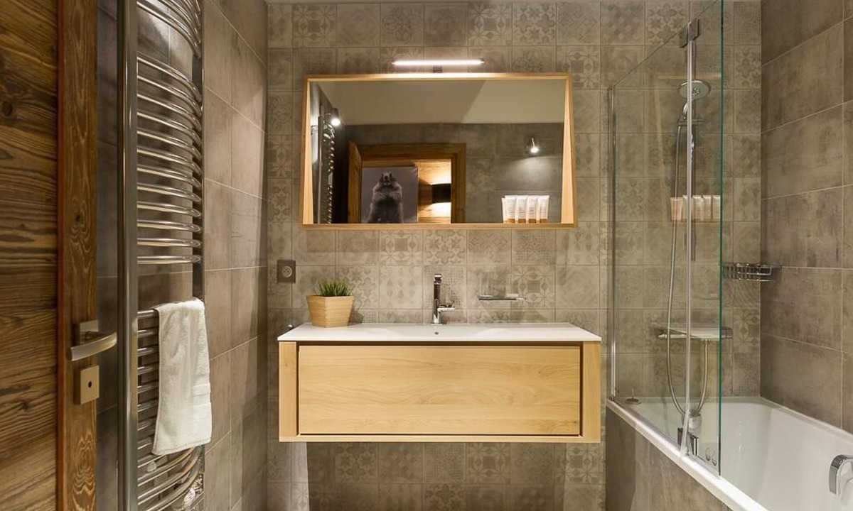Les Gets Apartment | Wifi, resort center, 3rd floor, sauna, hammam, balcony, fireplace or stove, parking, tv, 158m²