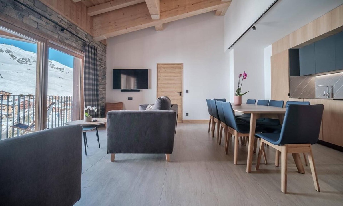 Tignes le Lac Apartment | Wifi, resort center, 4th floor, swimming pool, sauna, hammam, tv, ski locker, 107m², Tignes
